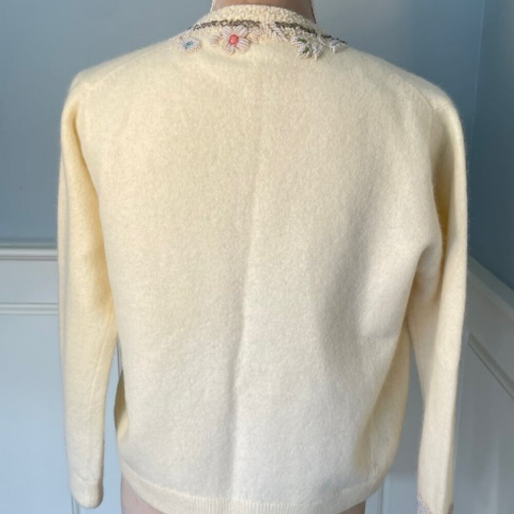 Vintage 1950's Angora Cashmere Hand Sewn Beaded Seed Pearl Cardigan Sweater XS - Picture 8 of 13